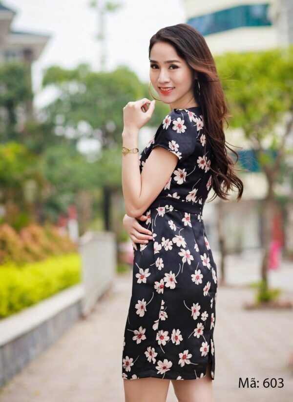 Đầm công sở cổ tim Palvin 0603 (vải lụa) - Ảnh 4