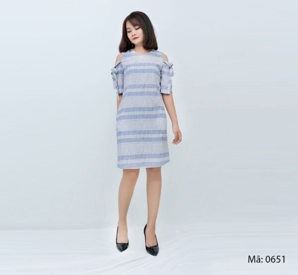 Đầm suông tay nơ khoét vai Palvin 0651 (đầm kẻ dễ thương)