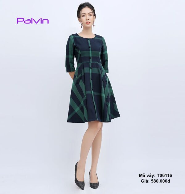 Váy liền nữ dáng xòe vải kẻ Palvin T06116