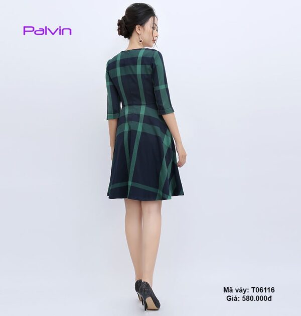 Váy liền nữ dáng xòe vải kẻ Palvin T06116 - Ảnh 4